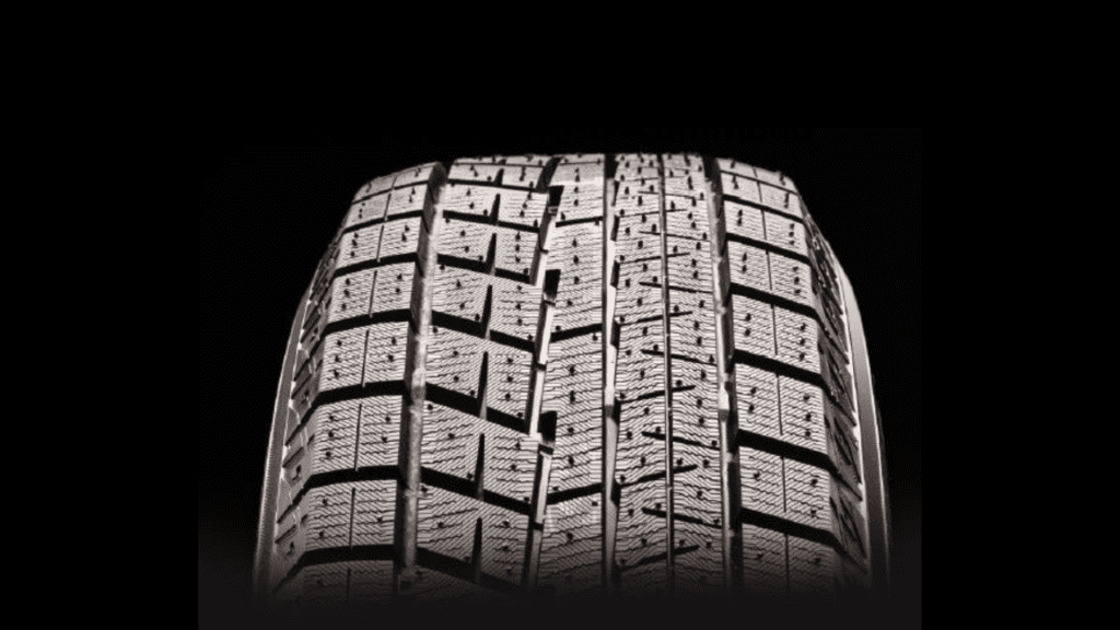 Tyre with Asymmetrical Tread Pattern